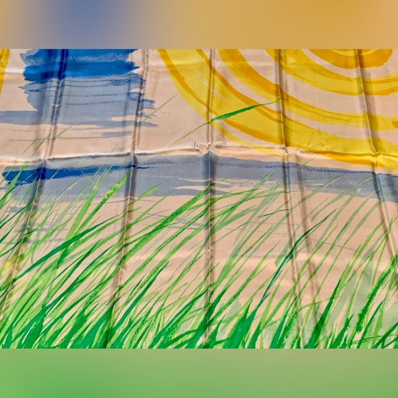 Vintage 1970s 28” x 28” Hand Rolled All Silk VERA NEUMANN Scarf Wrap Kerchief - Picture 2 of 14